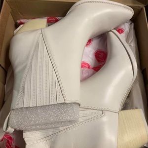 Matisse white boot/bootie